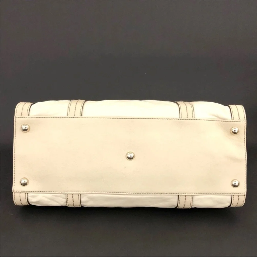 Gucci Duchessa Leather Boston Bag Cream Bow Crest Charm Top Handle. (COA). - Picture 8 of 15